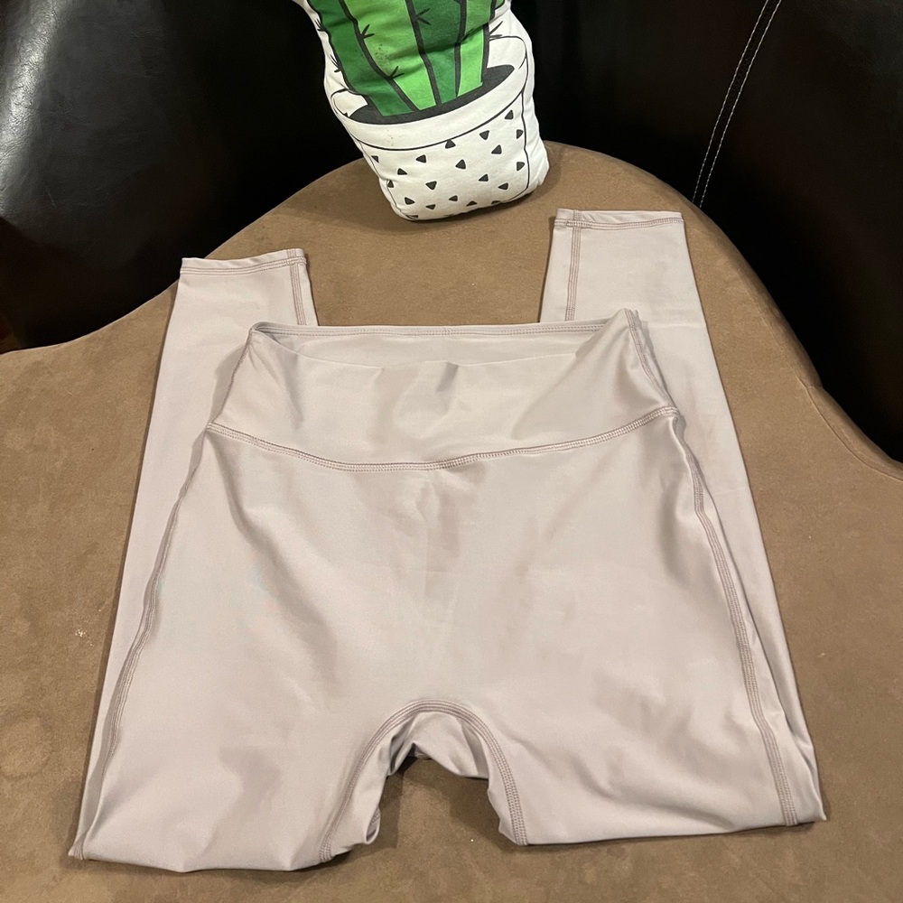 XL leggings LIKE NEW.